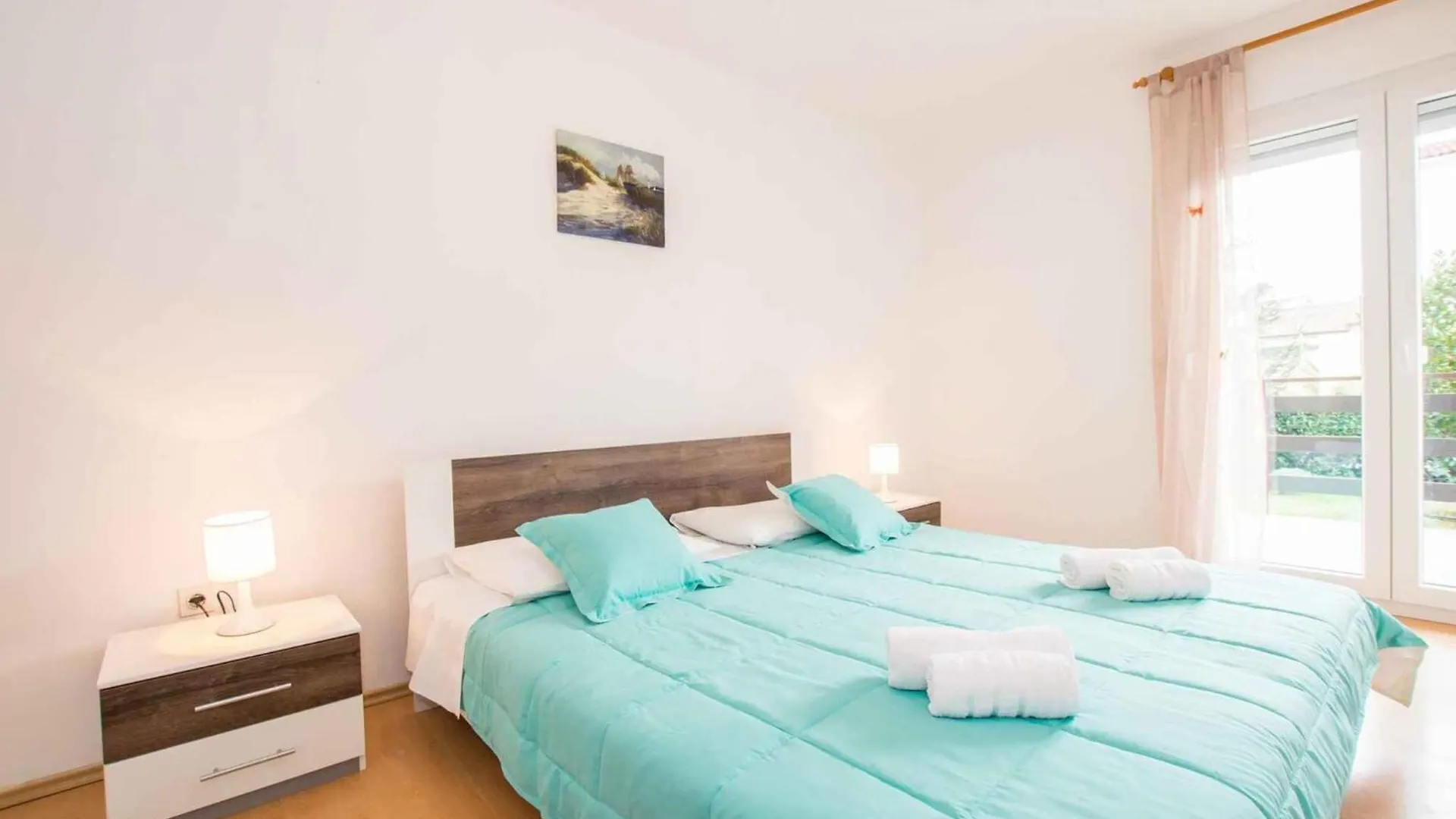 Apartment Near Bijeca Sand Beach In Medolino  Medulin