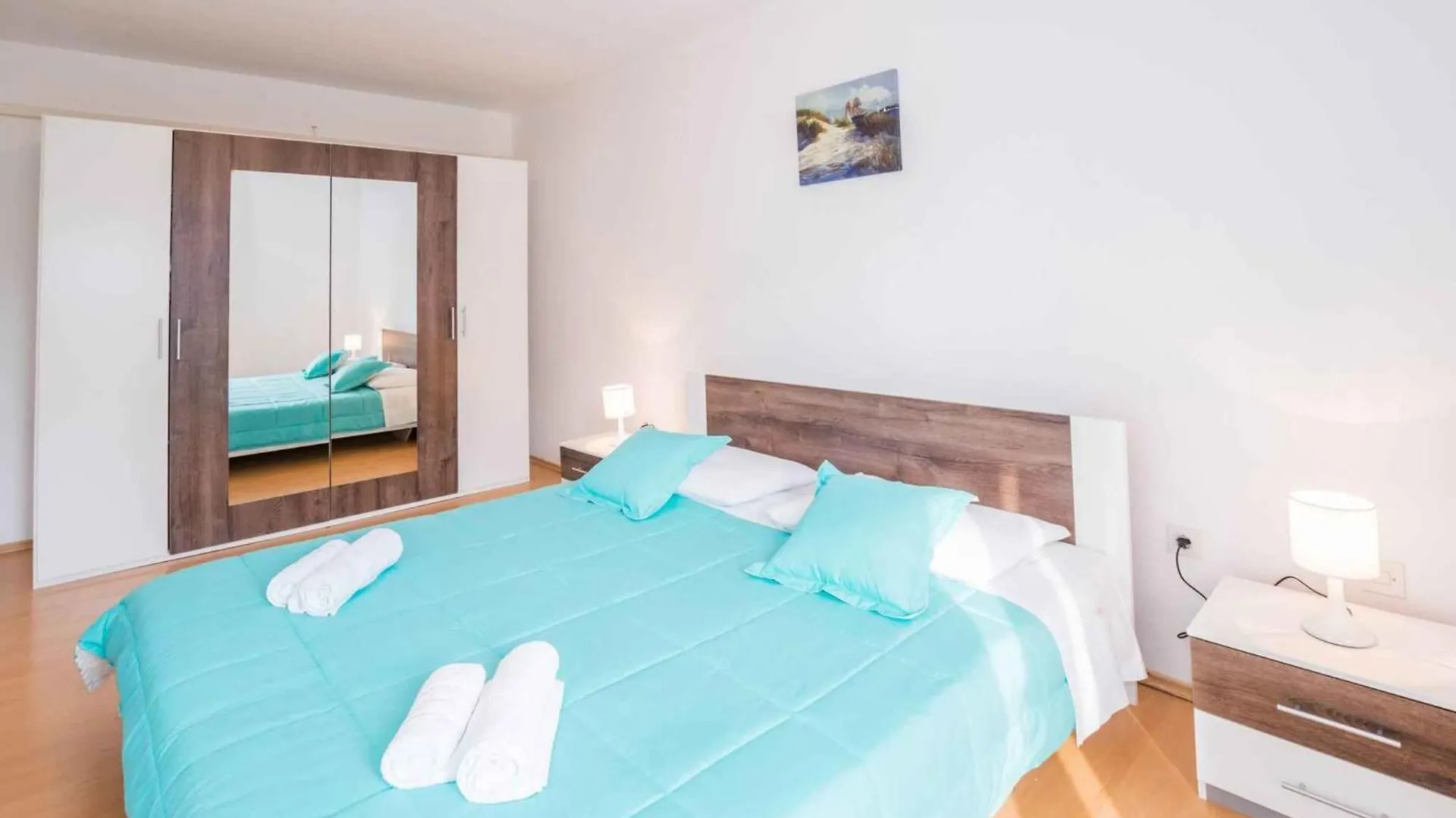 Apartment Near Bijeca Sand Beach In Medolino