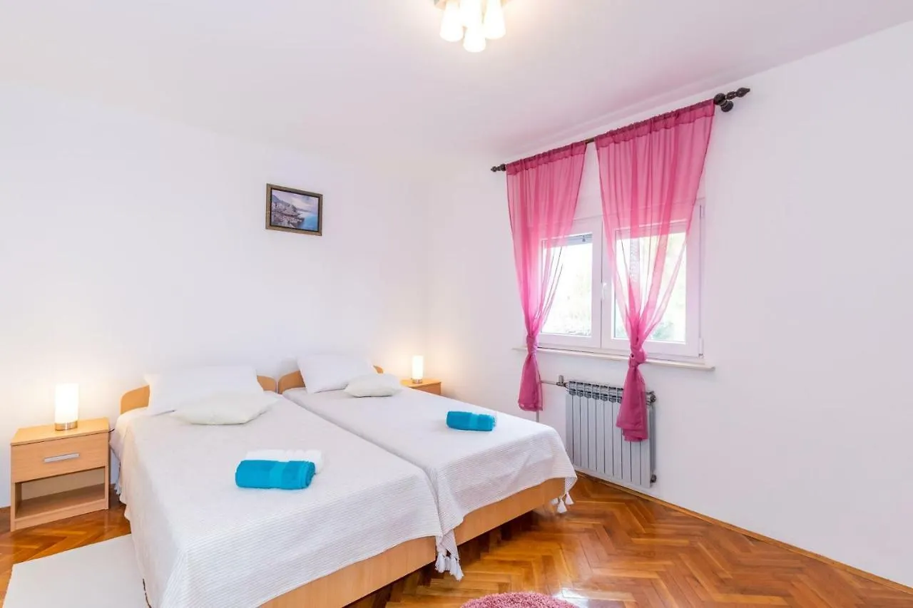 Apartment Near Bijeca Sand Beach In Medolino 0*, Medulin