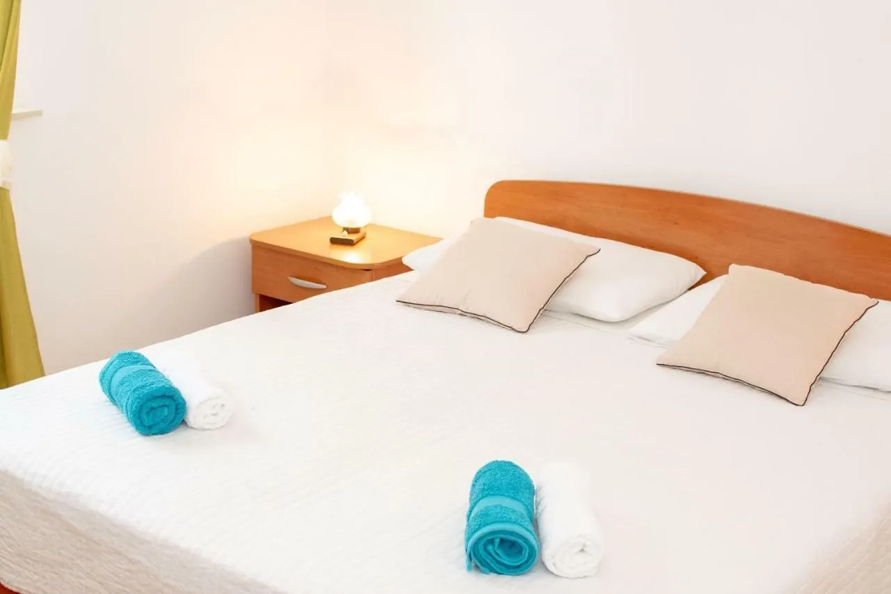 Apartment Near Bijeca Sand Beach In Medolino Hırvatistan
