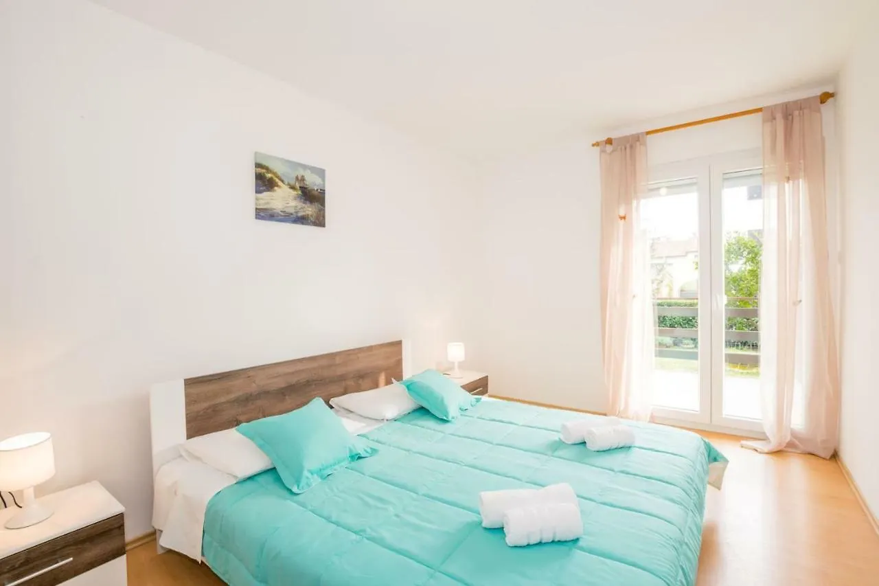 Apartment Near Bijeca Sand Beach In Medolino Hırvatistan